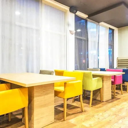 Admiral Plaza شقة فندقية