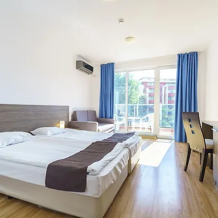 Admiral Plaza Aparthotel 4*