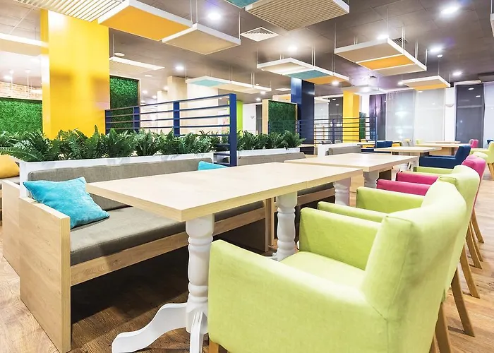 Admiral Plaza Aparthotel